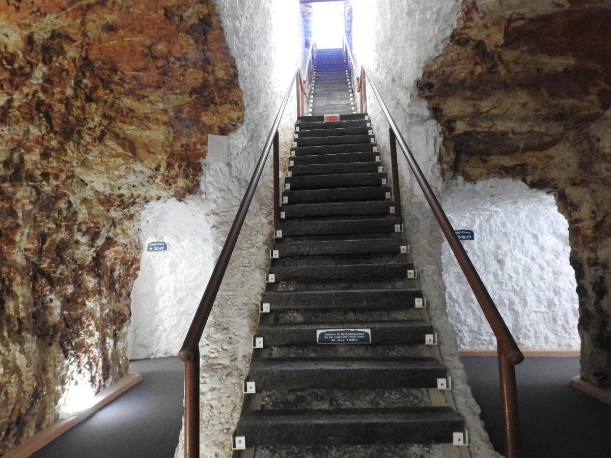 White Cliffs Underground Motel Экстерьер фото